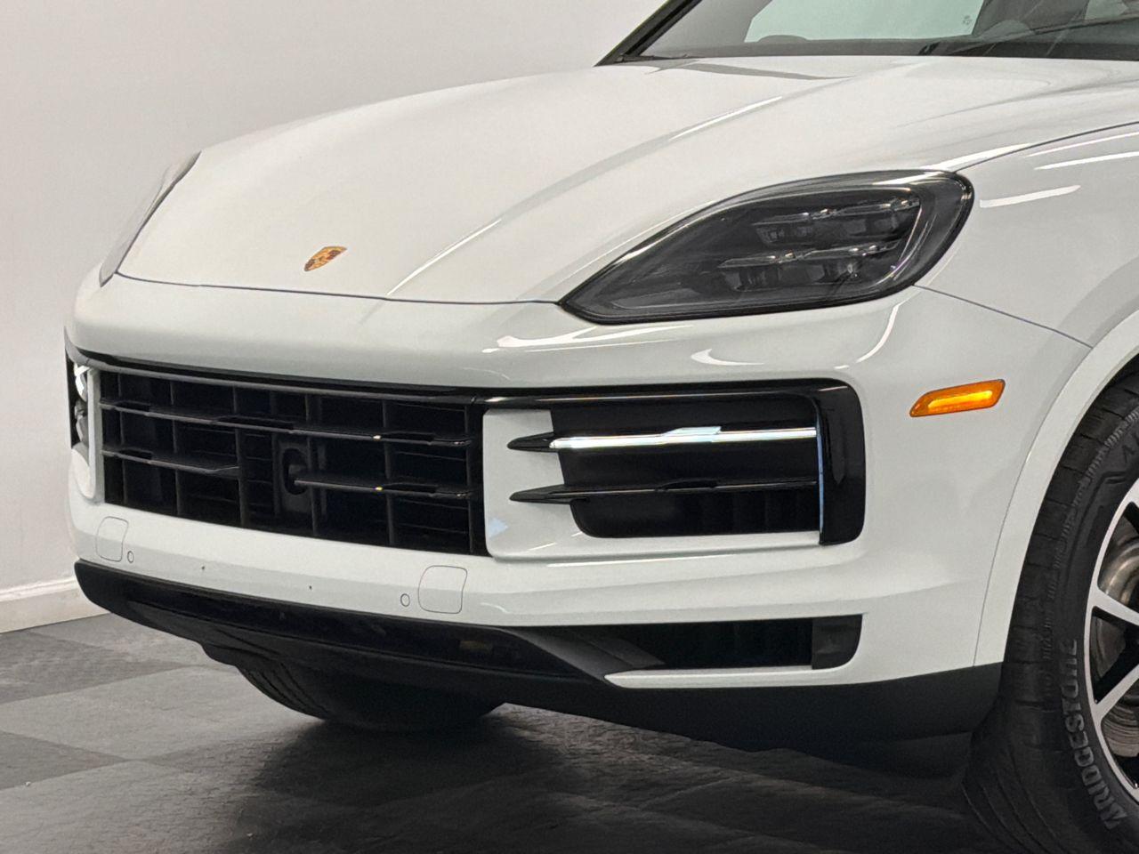 2024 Porsche Cayenne Photo in Silver Spring, MD 20904