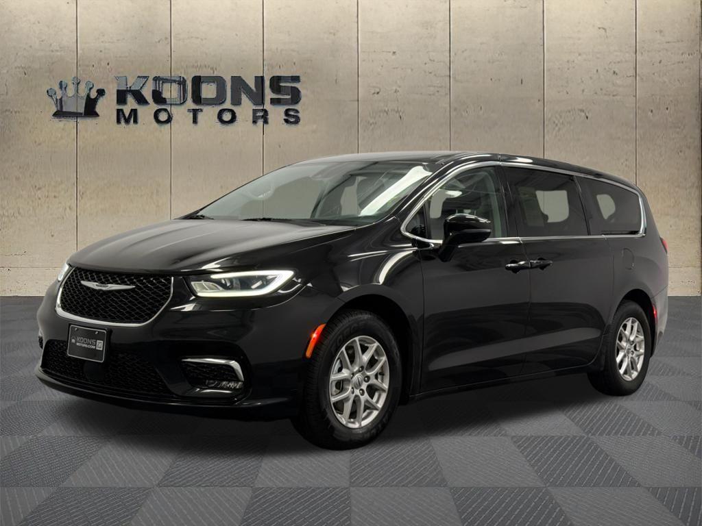 2024 Chrysler Pacifica Photo in Bethesda, MD 20814