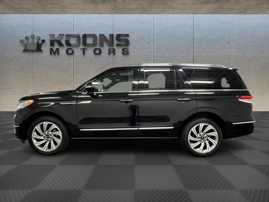 2022 Lincoln Navigator Photo in Bethesda, MD 20814