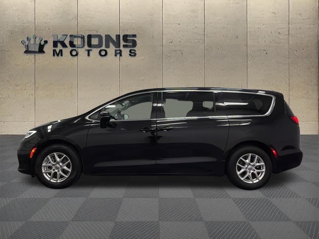 2024 Chrysler Pacifica Photo in Bethesda, MD 20814