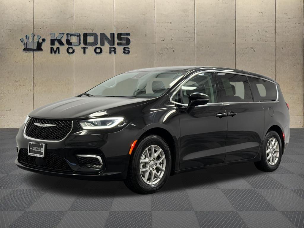 2024 Chrysler Pacifica Photo in Silver Spring, MD 20904