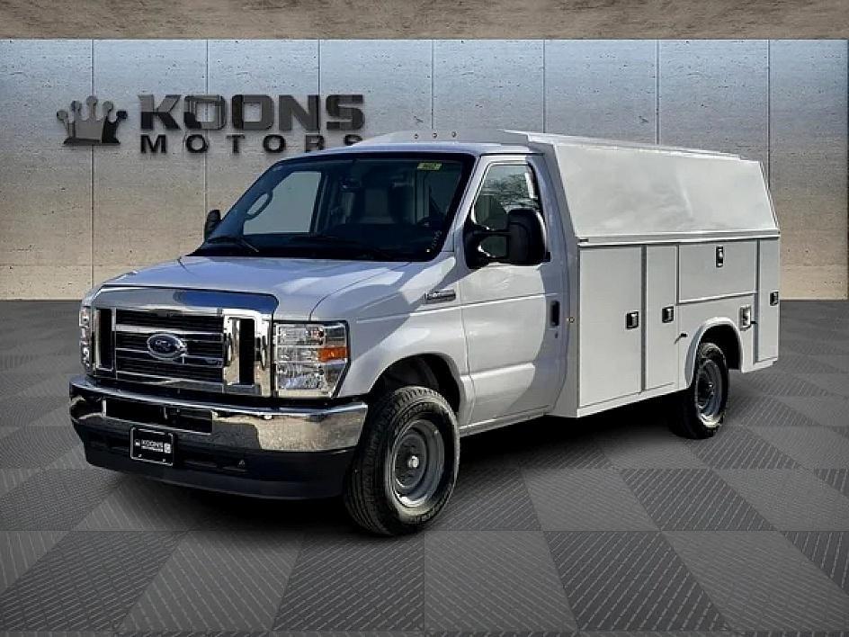 2024 Ford F-350 Super Duty Chassis Cab Photo in Silver Spring, MD 20904