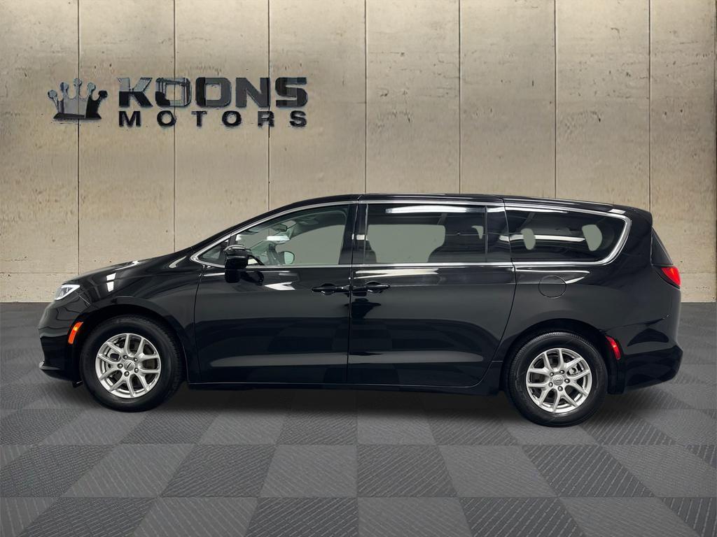 2024 Chrysler Pacifica Photo in Silver Spring, MD 20904