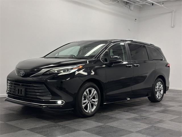 2023 Toyota Sienna Photo in Bethesda, MD 20814